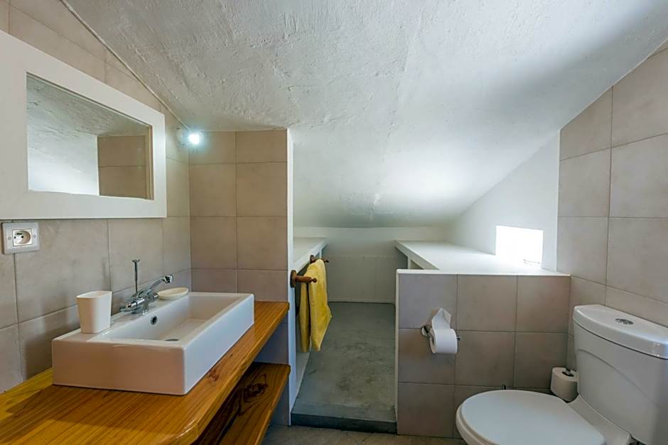 Quaint 3 BDR Beach Bungalow in a fishing village