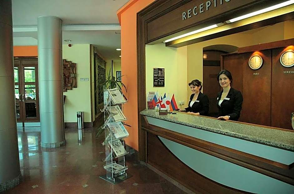 Ararat Hotel
