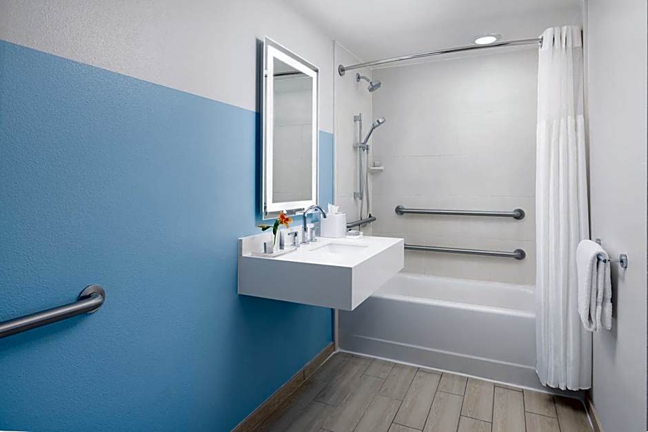 Blue Flamingo Resort Key West