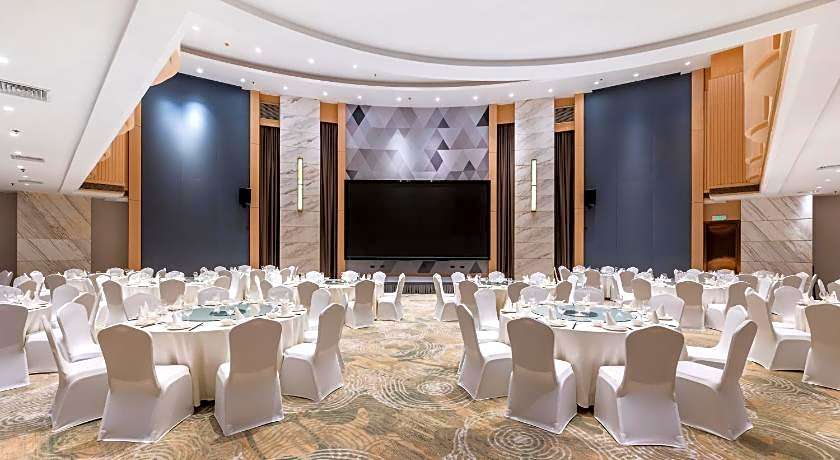 Holiday Inn Chongqing Guanyinqiao By IHG