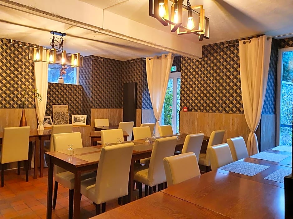 Auberge La Caverne