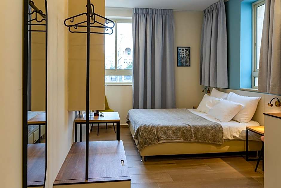 Shlomtzi Hotel