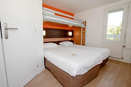 Triple Room - 3 Single Beds