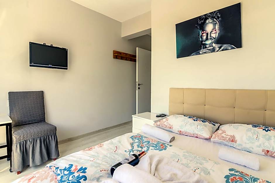 Niko Airport Black Sae Hotel