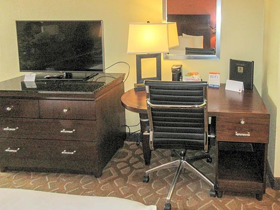 Clarion Inn
