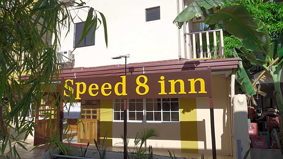 Speed 8 Inn Moalboal