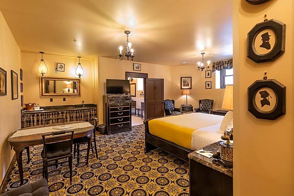 Photo 1 of 4 of Deluxe 1 King Bed Suite