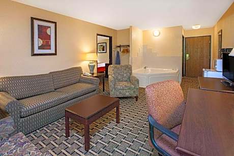 One-Bedroom King Suite - Non-Smoking
