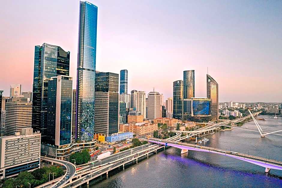 W Brisbane