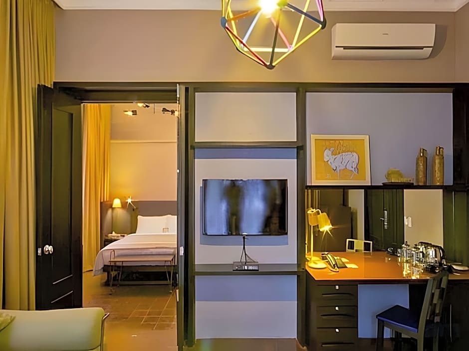 The Henry Hotel Manila