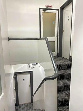 Family Room (2 Adults + 3 Children)