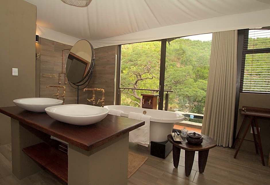 Inzalo Safari Lodge