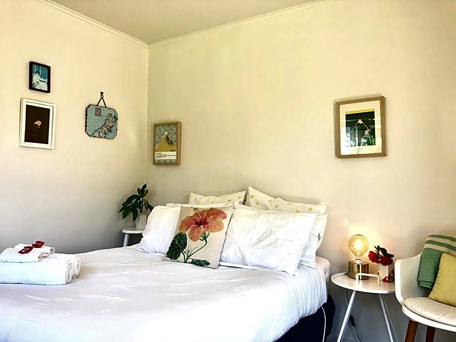 Sunny, Serene Studio @ Motueka