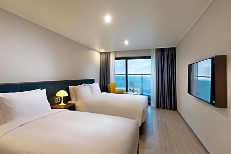 Premier Twin Room with Sea View