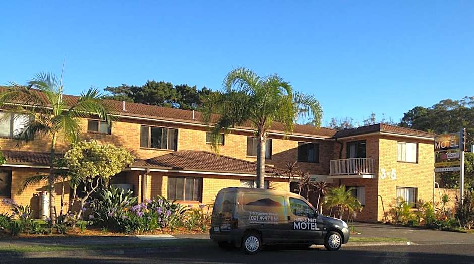 Hawks Nest Motel