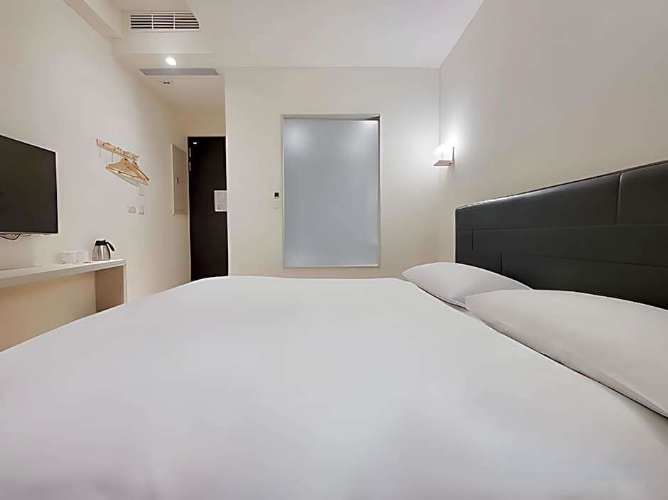 CHECK inn Express Taichung Fuxing