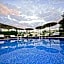 Holiday Cave Hotel