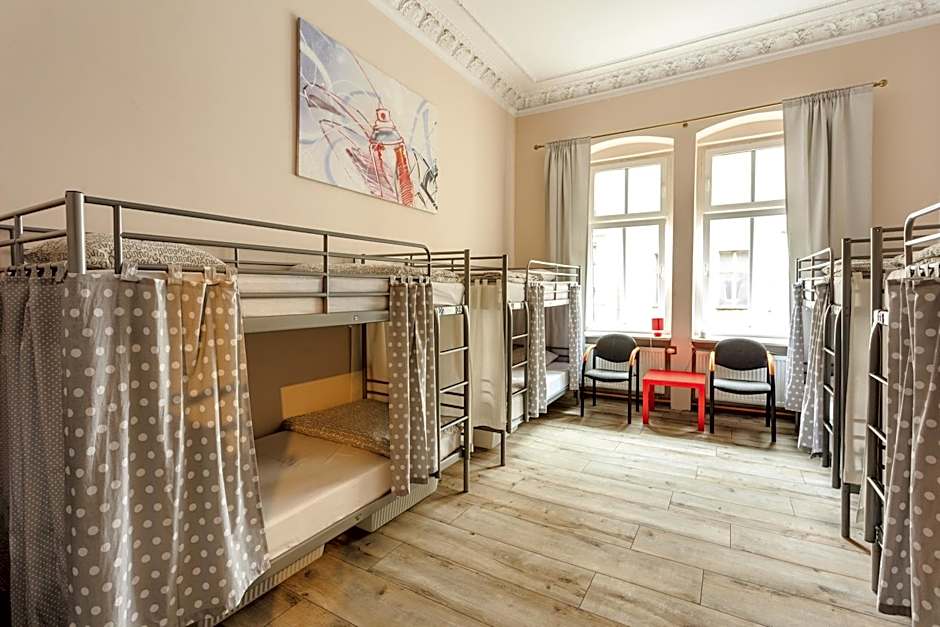 Babel Hostel, Dworzec PKP, Rynek