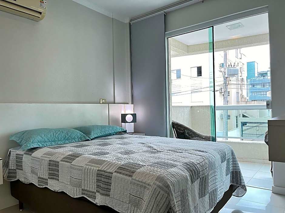 B931 Apto 3 quartos p/ 7 pessoas em Bombinhas SC