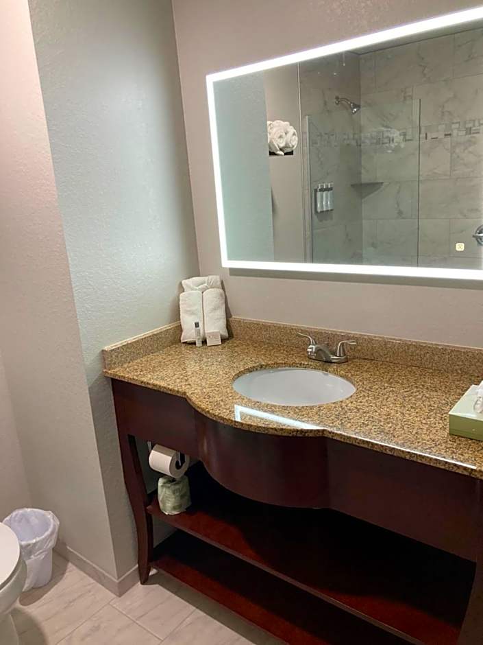 Elker Inn & Suites