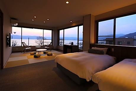 Suite with Lake View