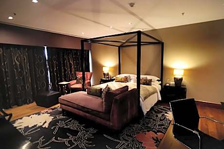 Luxury Suite One Bedroom