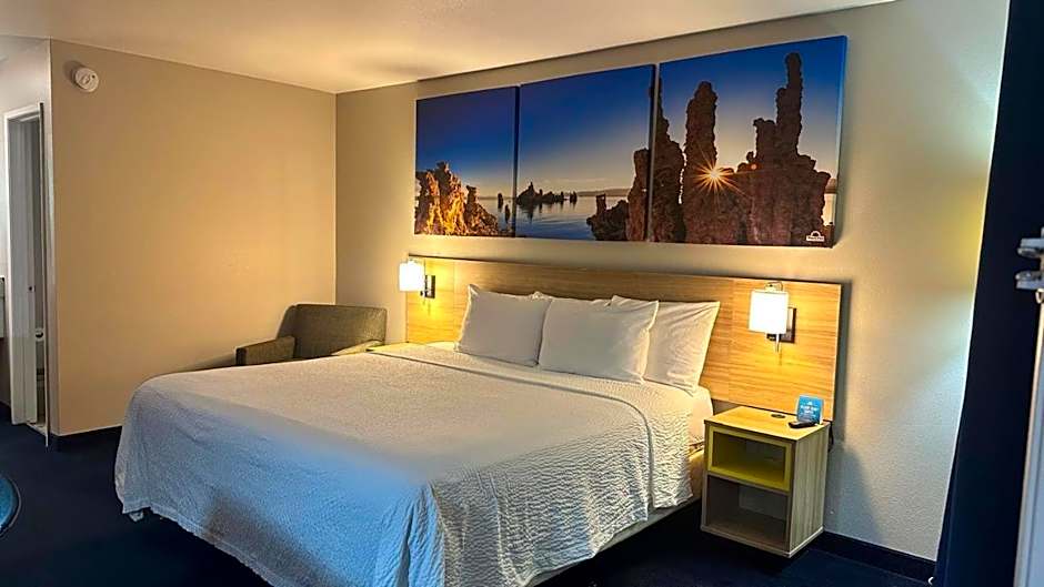 Days Inn by Wyndham Ridgecrest near China Lake Naval Station