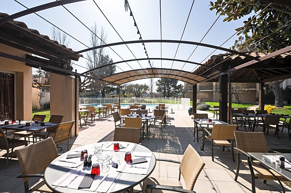 Golden Tulip Avignon Le Paradou
