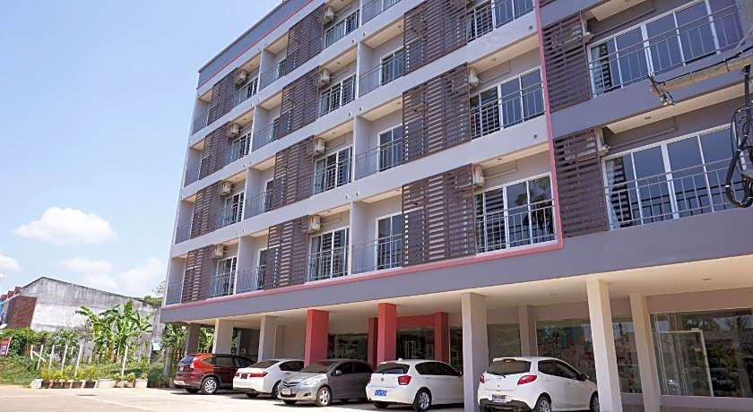 Chompu Nakarin Apartment