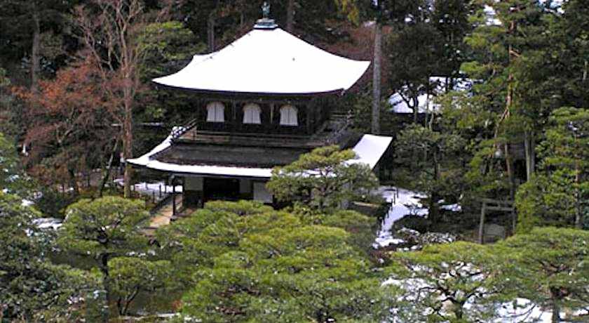 Guesthouse Hyakumanben Cross