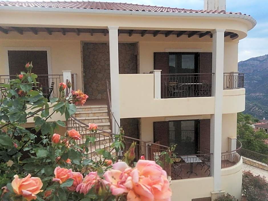 Kallisti Ξενώνας Διακοπτό-Καλάβρυτα