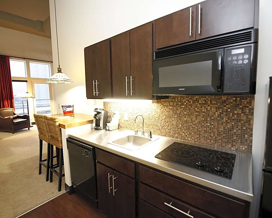 Brewhouse Inn And Suites