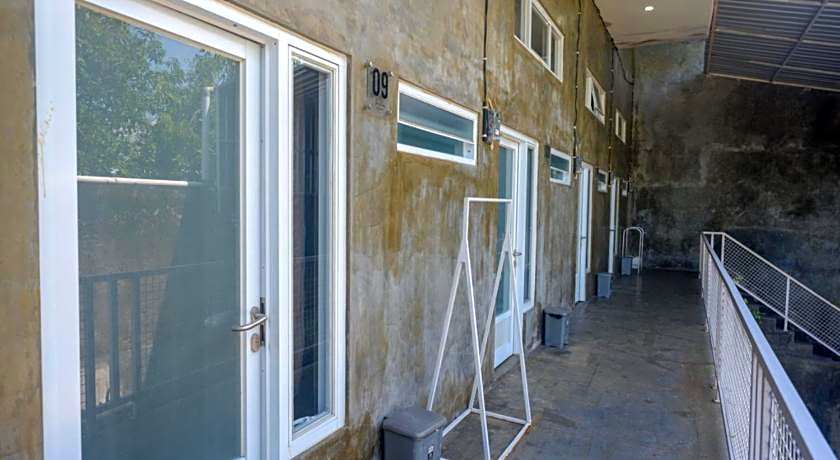 RedDoorz near Jumbo Mall Sragen