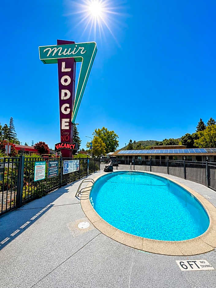 Muir Lodge Motel