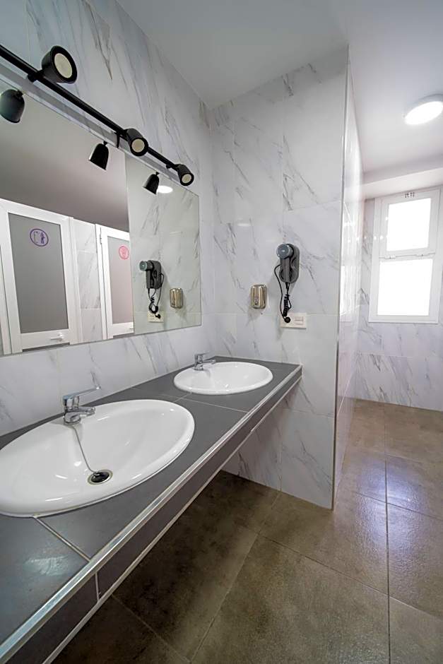 Be Happy Hostel - Albergue en el centro de Nerja