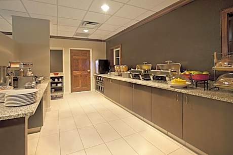 2 Bedroom Suite, Bedroom 1: 1 King, Bedroom 2: 1 Queen, Sofa Bed, Fireplace