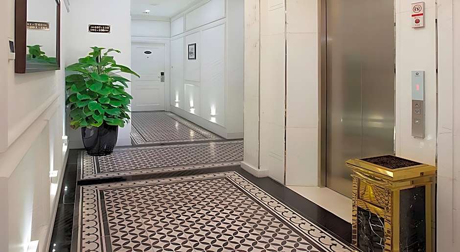 Hotel du Monde