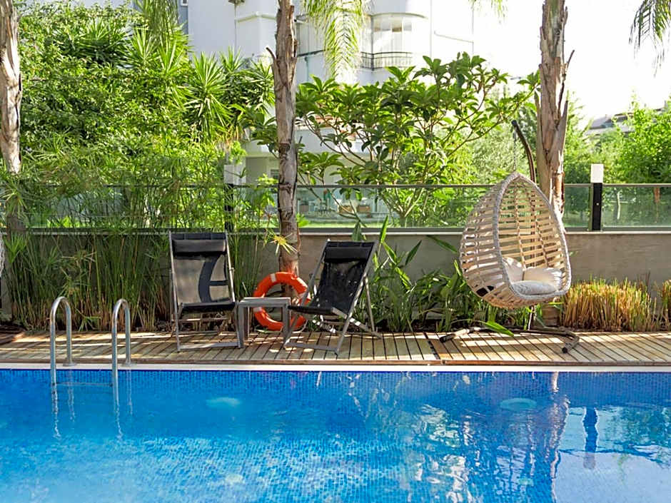 Laren Sea Side Hotel Spa
