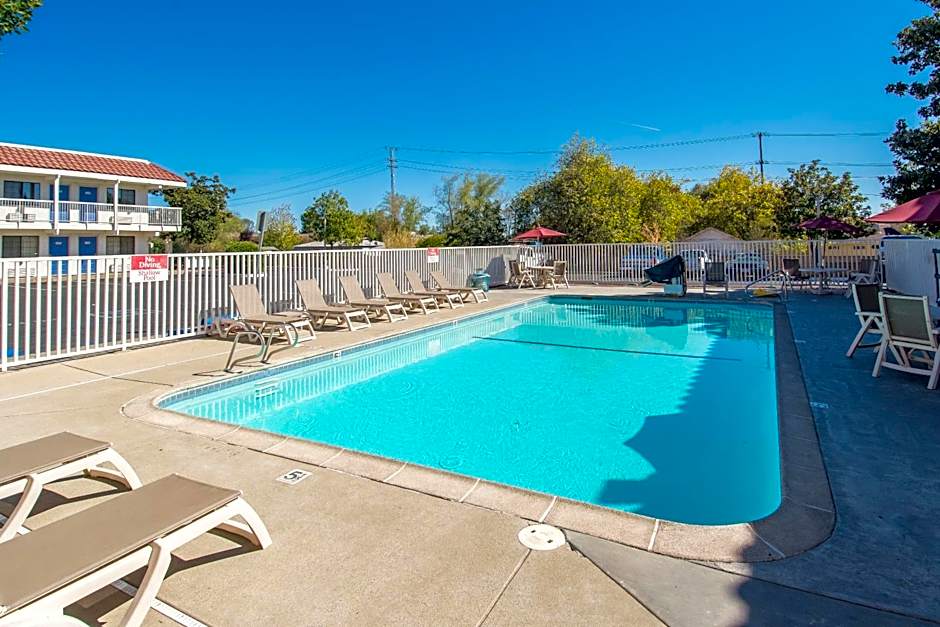 Motel 6 Redding South