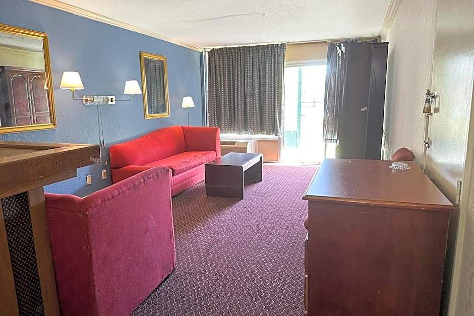 Super Inn & Suites by OYO Milledgeville