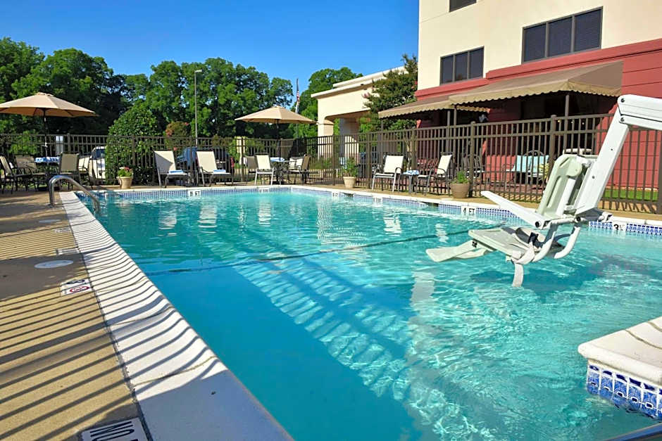 Hampton Inn By Hilton & Suites Alexandria