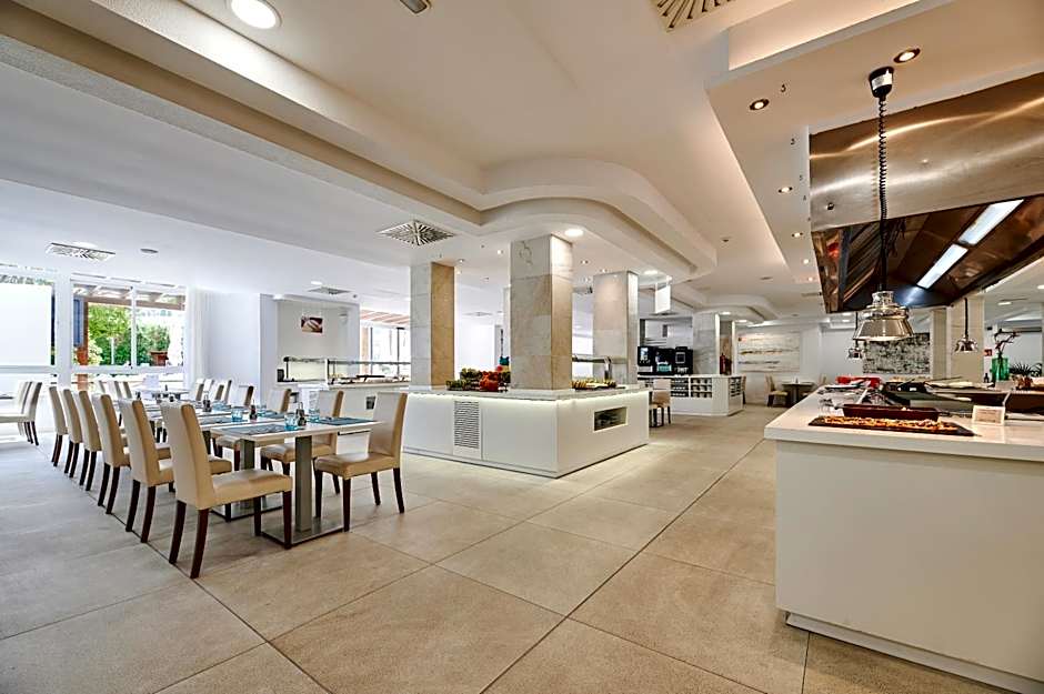 AluaSun Continental Park Hotel & Apartments