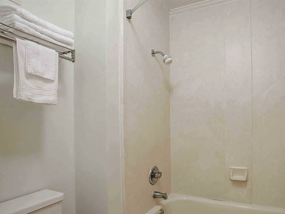 Days Inn by Wyndham Milledgeville