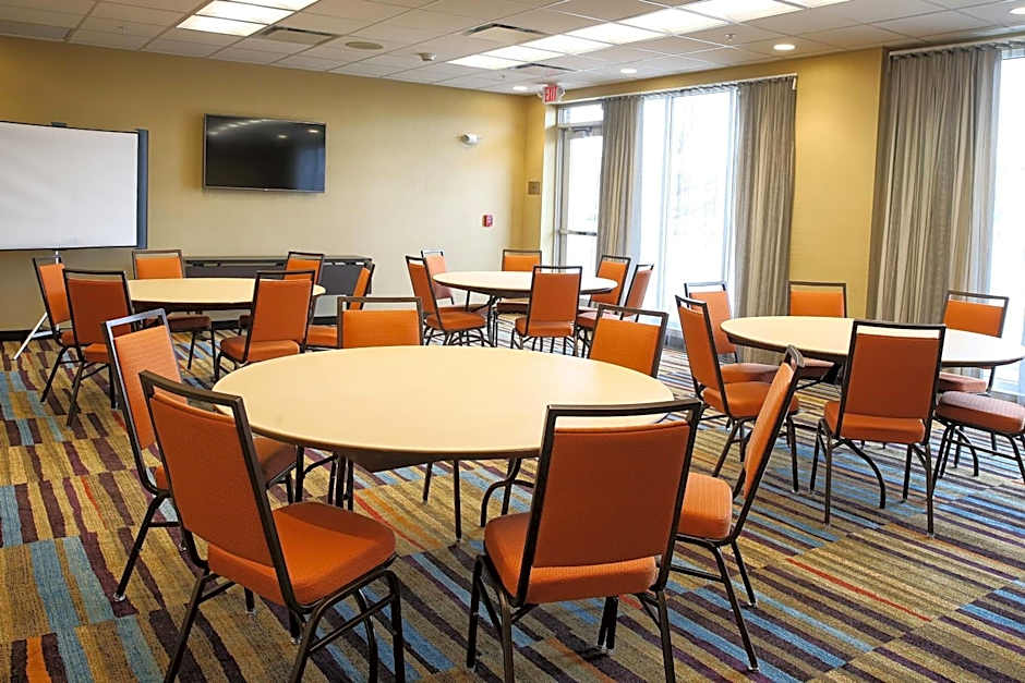 Fairfield Inn & Suites by Marriott Madison Verona