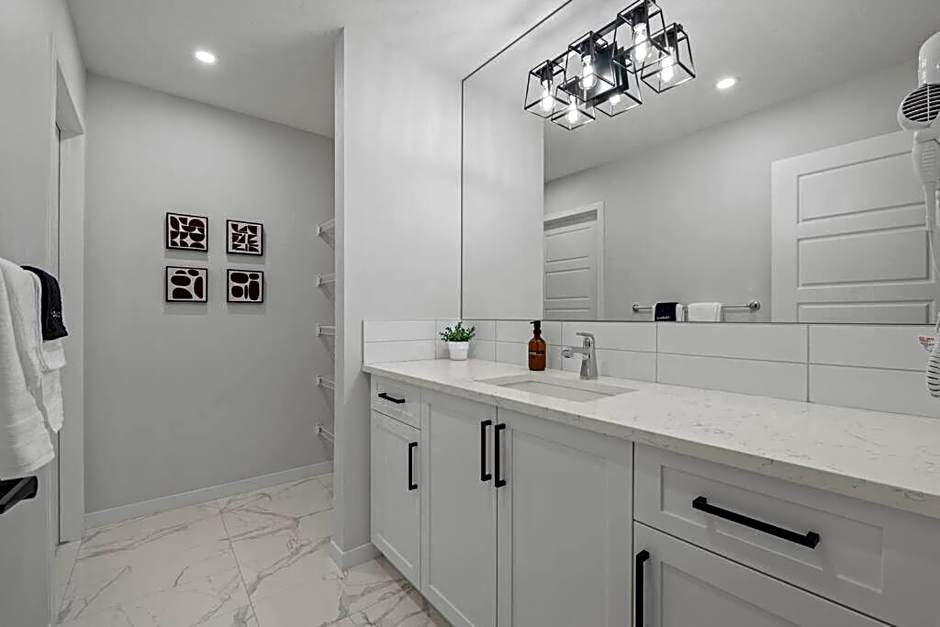 Luxury-4bed with AC-86"TV-BrandNew in Cranston, Calgary