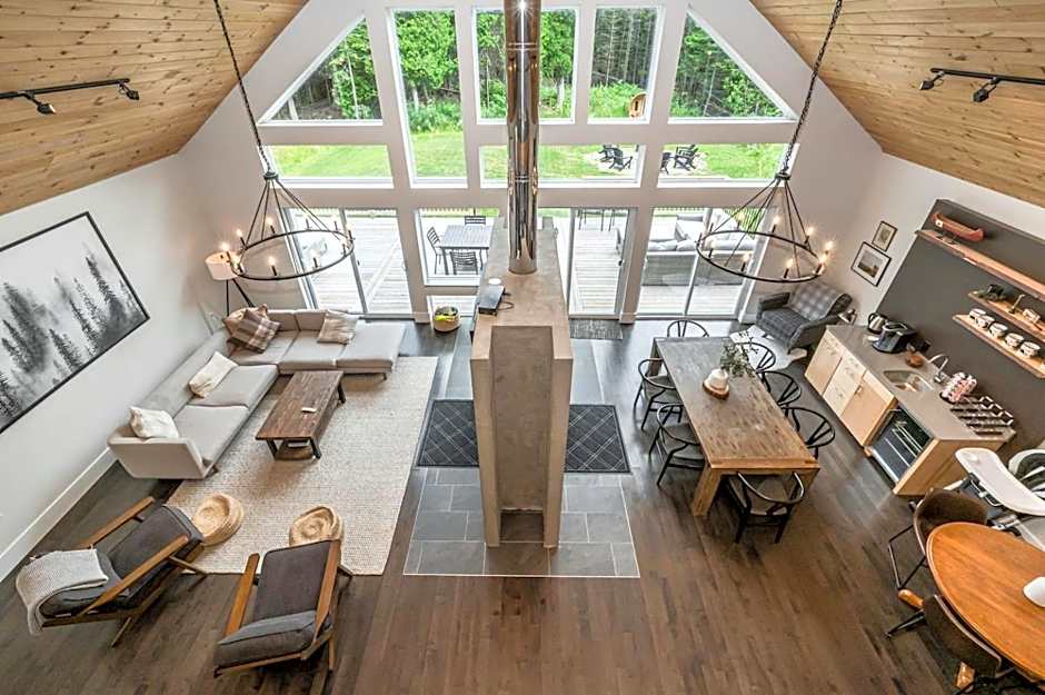 Luxury Tobermory Retreat Modern Home Hot Tub