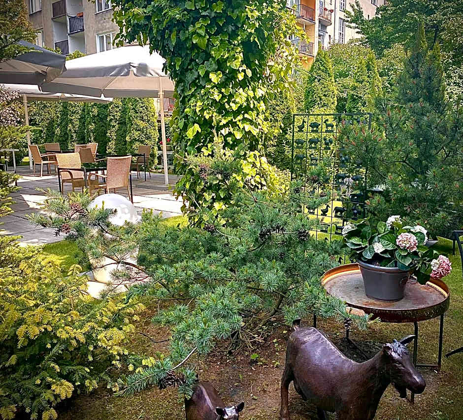 Art & Garden Residence