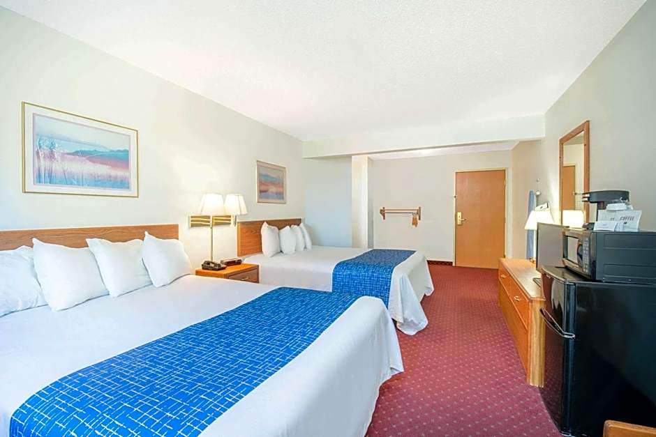 Photo 1 of 4 of 2 Queen Beds, Accessible