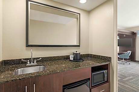 2 Queen Beds Studio Suite Nonsmoking