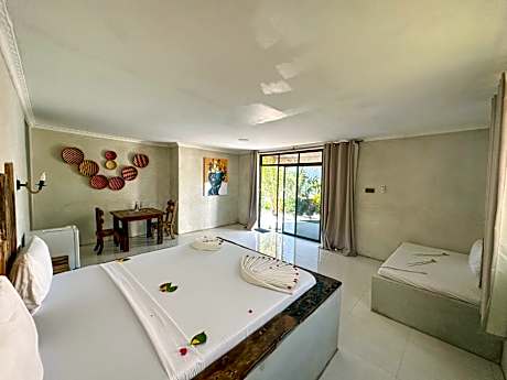Deluxe Double Room with Balcony and Sea View